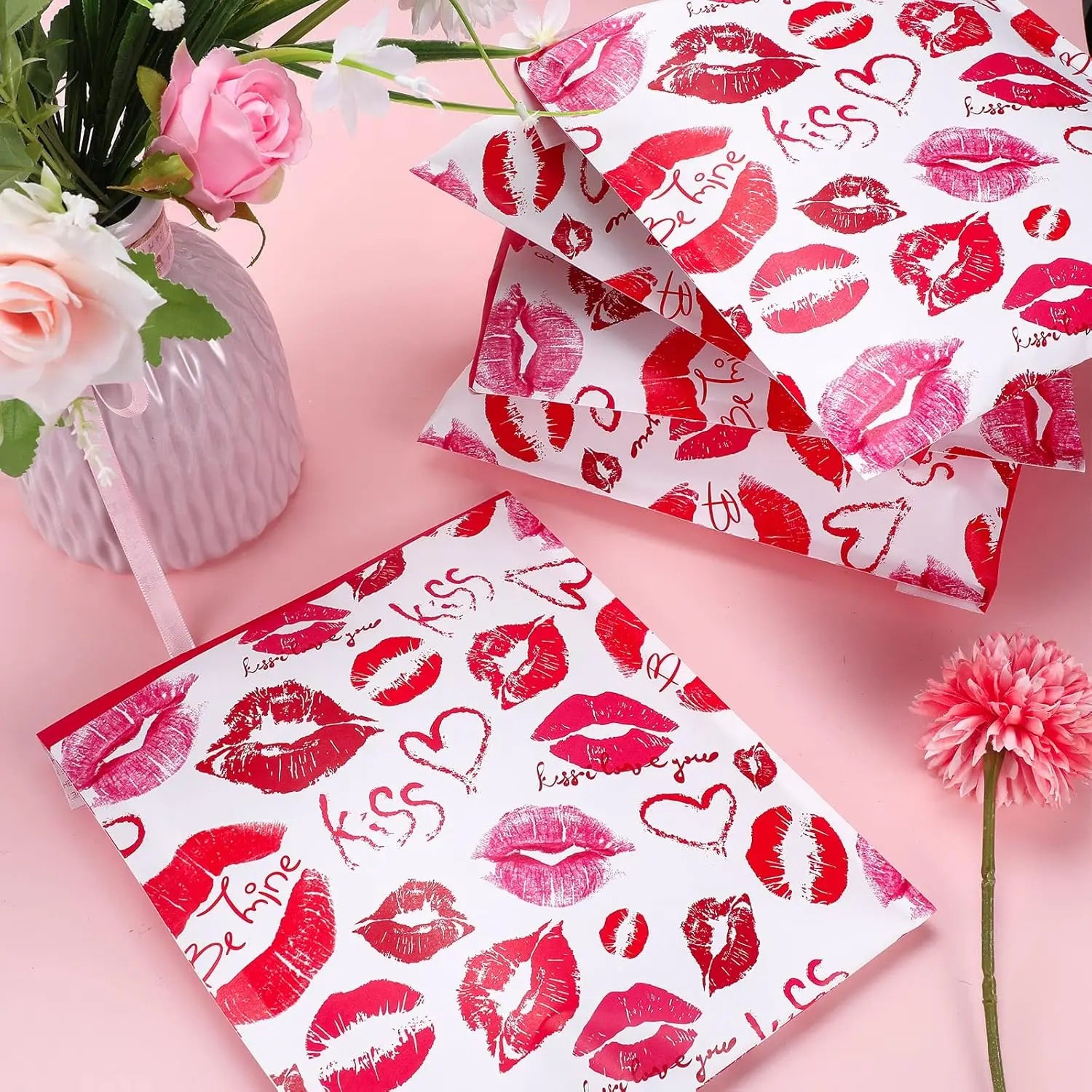 Red Kiss Bubble Mailers
